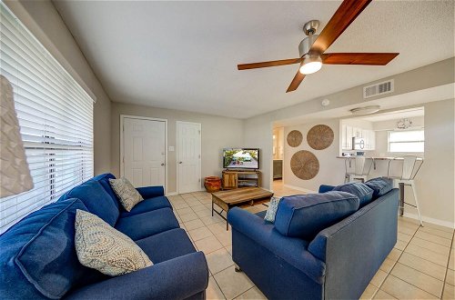 Photo 3 - Peaceful Condo in Gulf Shores With Outdoor Pool