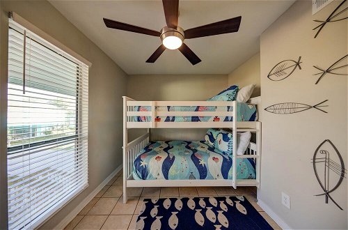 Foto 17 - Peaceful Condo in Gulf Shores With Outdoor Pool