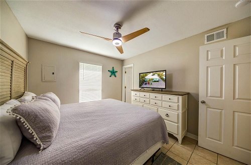 Foto 14 - Peaceful Condo in Gulf Shores With Outdoor Pool