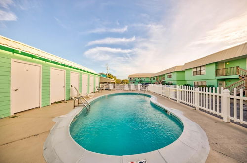 Photo 2 - Peaceful Condo in Gulf Shores With Outdoor Pool