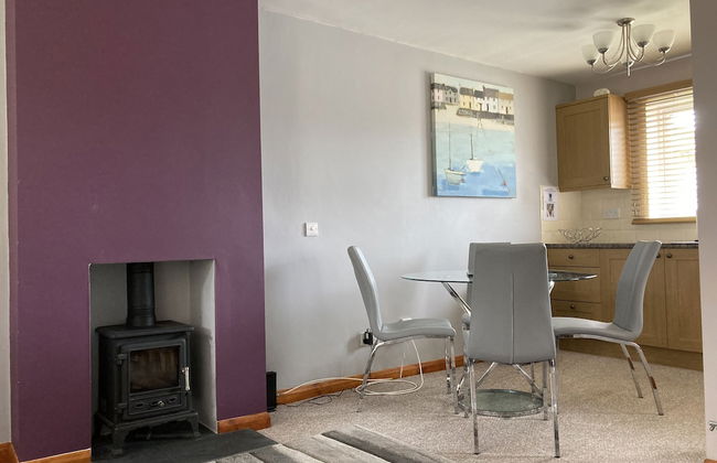 Spacious Detached Bungalow With Ample Parking - Photo 27
