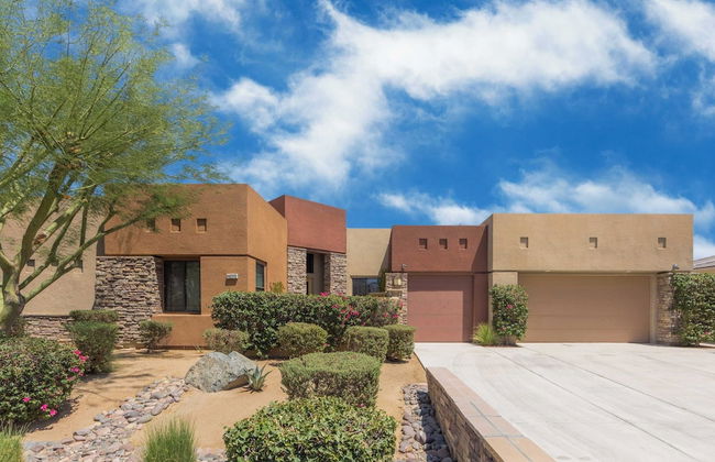 Aurora by Avantstay Luxurious Home With an Exquisite Pool, Spa, and Outdoor Seating - Foto 43