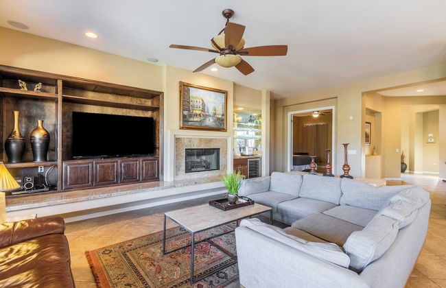 Aurora by Avantstay Luxurious Home With an Exquisite Pool, Spa, and Outdoor Seating - Foto 7