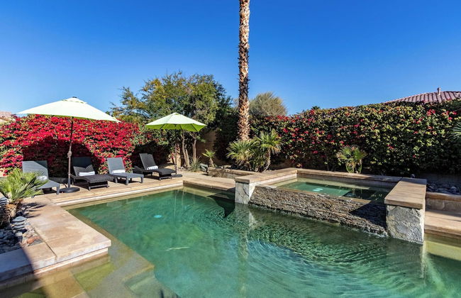 Aurora by Avantstay Luxurious Home With an Exquisite Pool, Spa, and Outdoor Seating - Foto 1