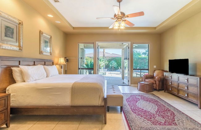 Aurora by Avantstay Luxurious Home With an Exquisite Pool, Spa, and Outdoor Seating - Foto 15