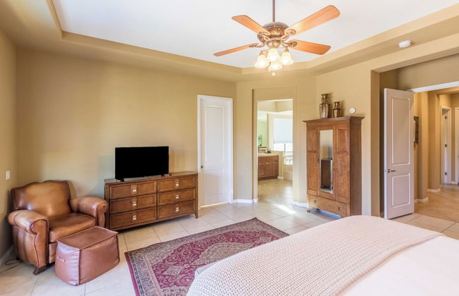 Aurora by Avantstay Luxurious Home With an Exquisite Pool, Spa, and Outdoor Seating - Foto 16