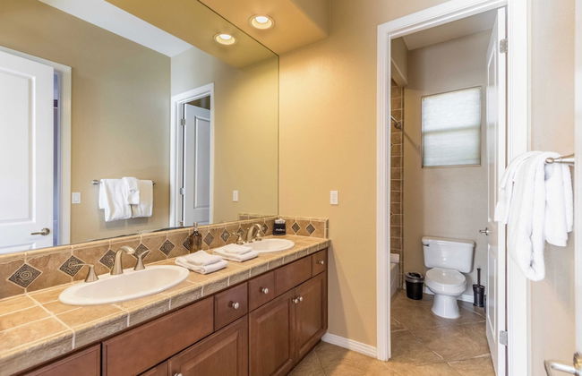 Aurora by Avantstay Luxurious Home With an Exquisite Pool, Spa, and Outdoor Seating - Foto 24