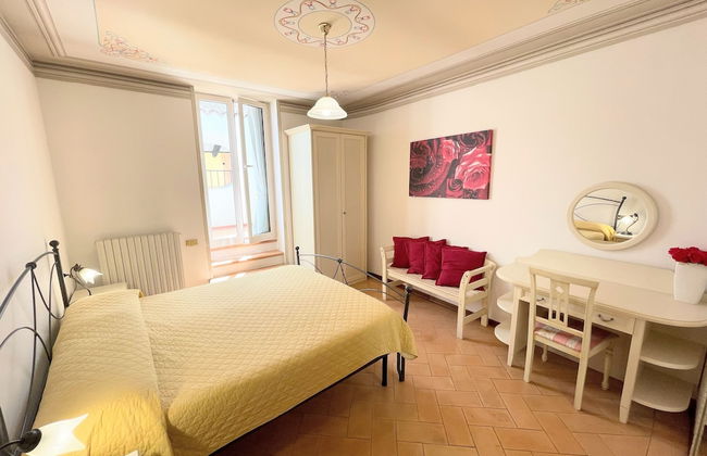 Central Spoleto Apartment With Large Sunny Terrace With Views - Foto 7