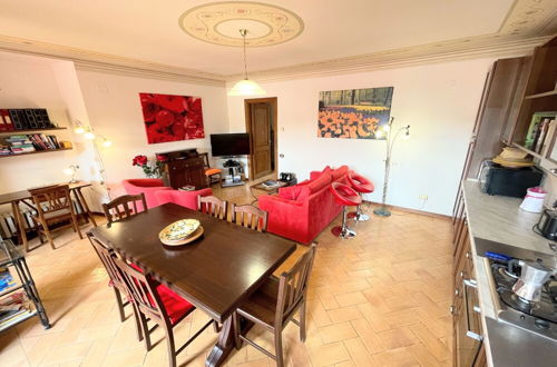 Photo 19 - Central Spoleto Apartment - Large Terrace and Shops - Aircon + Wifi