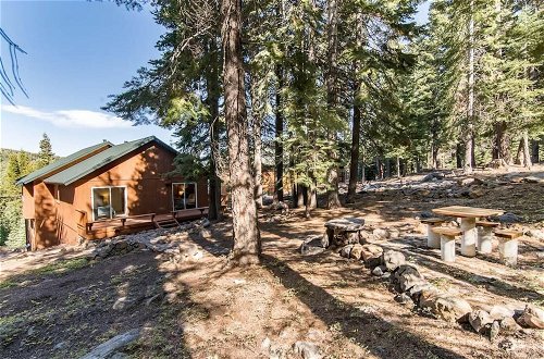 Photo 5 - Golden Summit by Avantstay Stunning Secluded Cabin w/ Access to Tahoe Donner