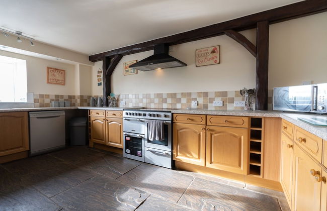 The Holmes Barn - Sleeps 16 - Pet Friendly - Foto 1