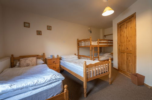 Photo 2 - The Holmes Barn - Sleeps 16 - Peak District