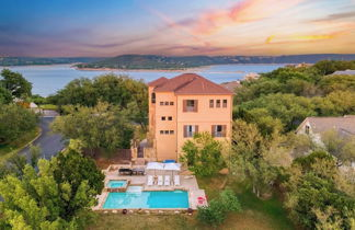 Foto 1 - Hudson by Avantstay Magnificent Home w/ Beautiful Views, Multiple Living Areas, Pool & Games