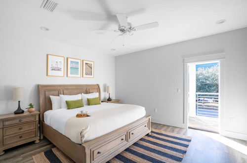 Photo 38 - Lyle by Avantstay Chic Beach House w/ Pool & Hot Tub Walking Distance to Ocean