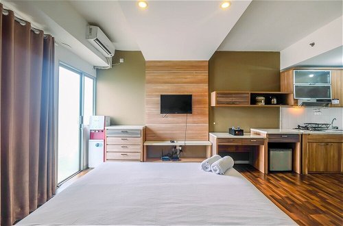 Foto 14 - Modern and Cozy Studio Park View Condominium Apartment