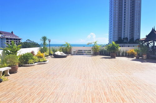 Photo 9 - Fantastic sea Pool Views With Huge Terrace at Paradise Condominium Jomtien