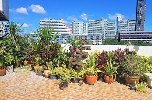 Photo 17 - Fantastic sea Pool Views With Huge Terrace at Paradise Condominium Jomtien