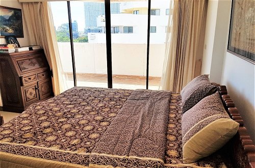 Foto 4 - Fantastic 2 bed With Huge Balcony & sea Views