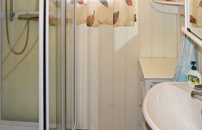 8 Person Holiday Home in Eidsvag - Foto 15