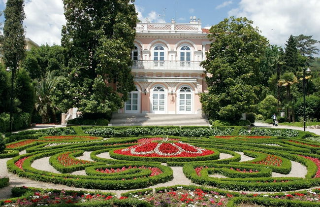 Luxury Apartment in Opatija for 8 People With Pool and Silk Bedding - Foto 24