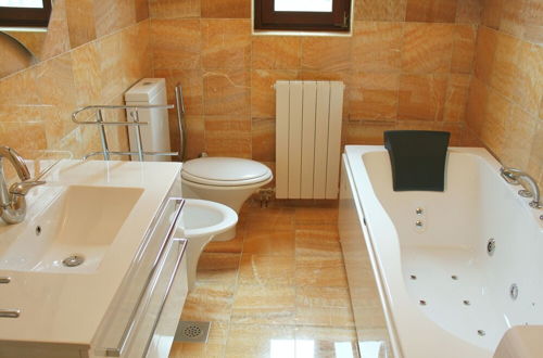 Photo 5 - Luxury Apartment in Opatija for 8 People With Pool and Silk Bedding