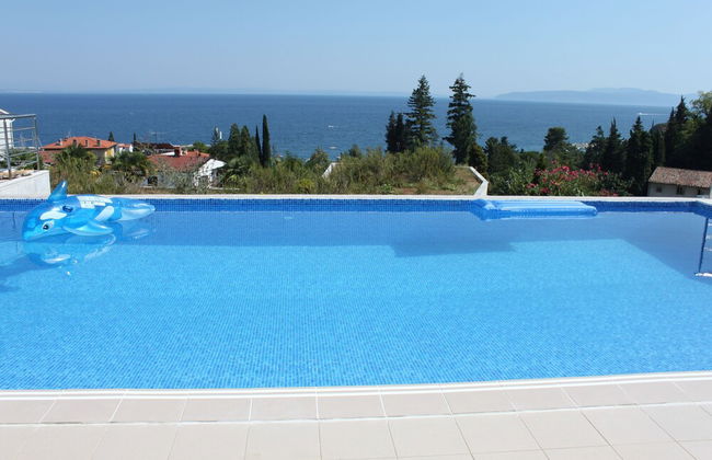 Luxury Apartment in Opatija for 8 People With Pool and Silk Bedding - Foto 8