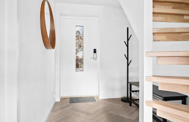 Modern Sleeps 14 w/ Panoramic Fjord-view, Petsok - Photo 25