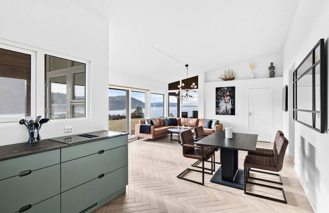 Modern Sleeps 14 w/ Panoramic Fjord-view, Petsok - Photo 12