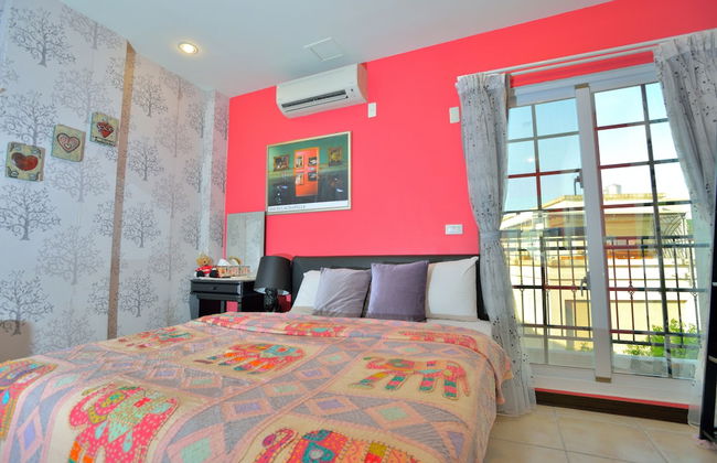 White Cotton Candy B&B - Photo 11