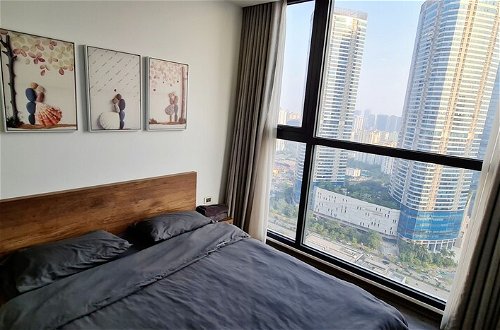 Photo 49 - Canh Apartment in Vinhome Skylake