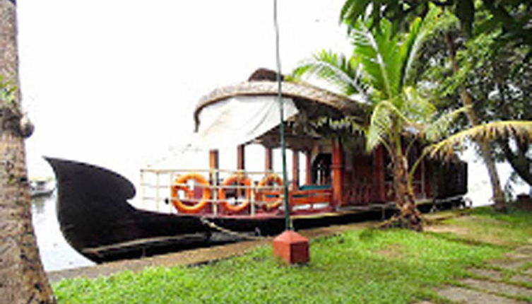 Photo 1 - Houseboat Cruise in the Backwaters of Kerala