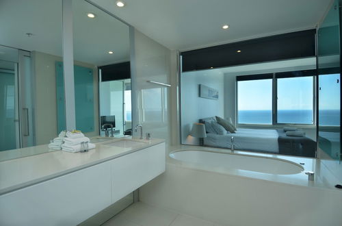 Photo 12 - Apartment 4204 - HR Surfers Paradise