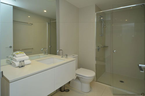 Photo 13 - Apartment 4204 - HR Surfers Paradise