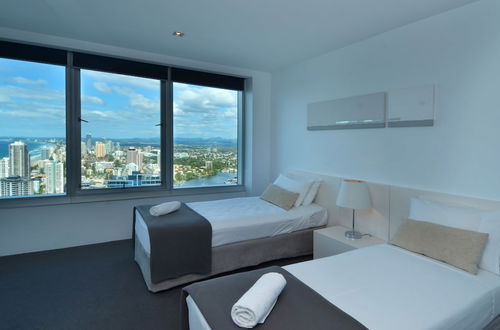 Photo 4 - Apartment 4204 - HR Surfers Paradise