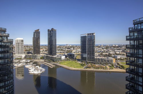 Photo 6 - Docklands high level 1 Bedroom Apartment with pool by KozyGuru