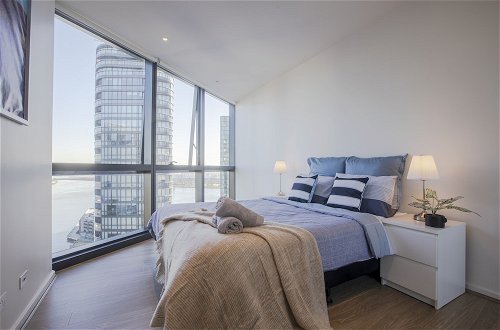 Foto 2 - Docklands high level 1 Bedroom Apartment with pool by KozyGuru