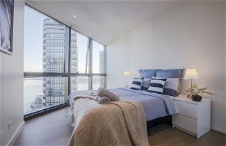Foto 2 - Docklands high level 1 Bedroom Apartment with pool by KozyGuru