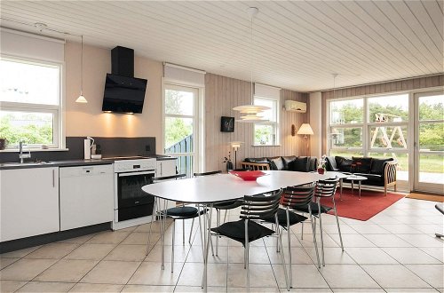 Foto 6 - 8 Person Holiday Home in Hjorring