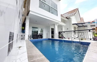 Photo 1 - Villa Kota Bunga Allamanda