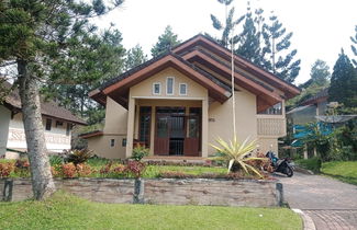 Photo 1 - Villa Kota Bunga Allamanda