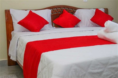 Photo 9 - Stay.Plus Milimani Luxe Apartment