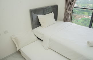 Photo 3 - Cozy And Nice Studio At Sky House Bsd Apartment