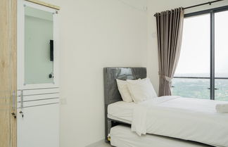 Foto 2 - Cozy And Nice Studio At Sky House Bsd Apartment