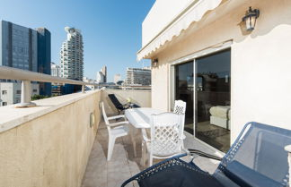 Foto 1 - Spacious Duplex with Terrace 3-min From the Beach