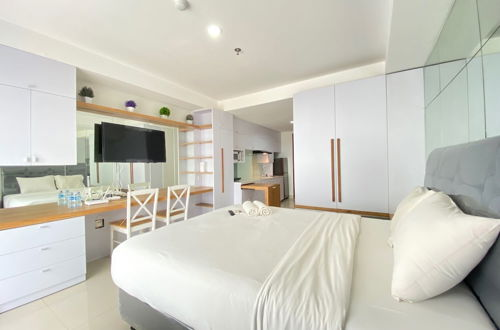 Photo 2 - Modern & Comfy Studio Apartment at Tamansari Tera Residence