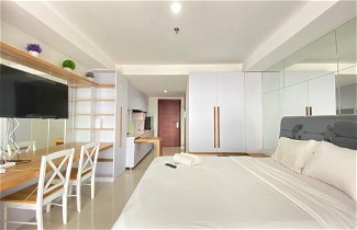 Photo 3 - Modern & Comfy Studio Apartment at Tamansari Tera Residence