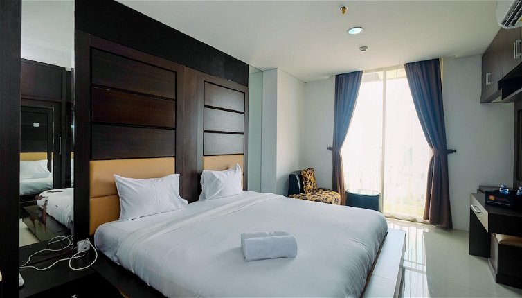 Photo 1 - Comfort And Homey Studio Apartment At Mangga Dua Residence