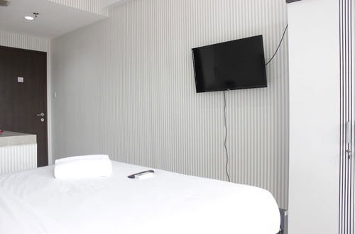 Photo 6 - Chic and Comfy Studio Room at Mekarwangi Square Apartment Cibaduyut