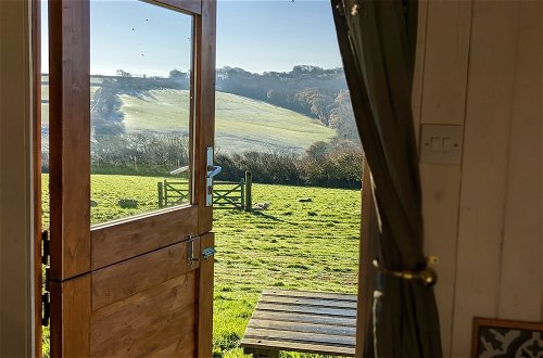 Foto 17 - Stunning Shepherd's Hut Retreat, North Devon
