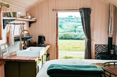 Photo 3 - Stunning Shepherd's Hut Retreat, North Devon